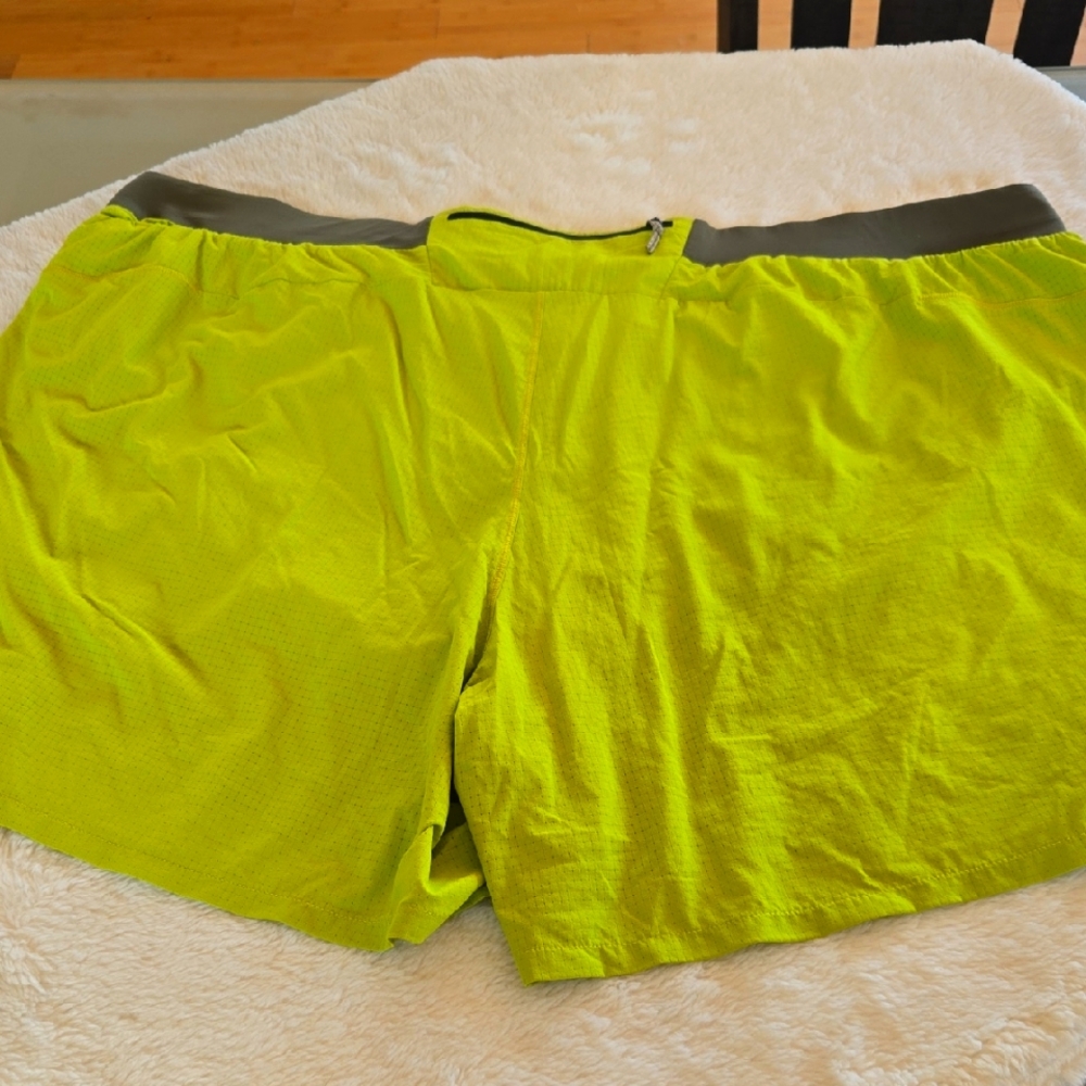 REI Green and Gray Athletic Shorts Lightweight Moisture-Wicking Design